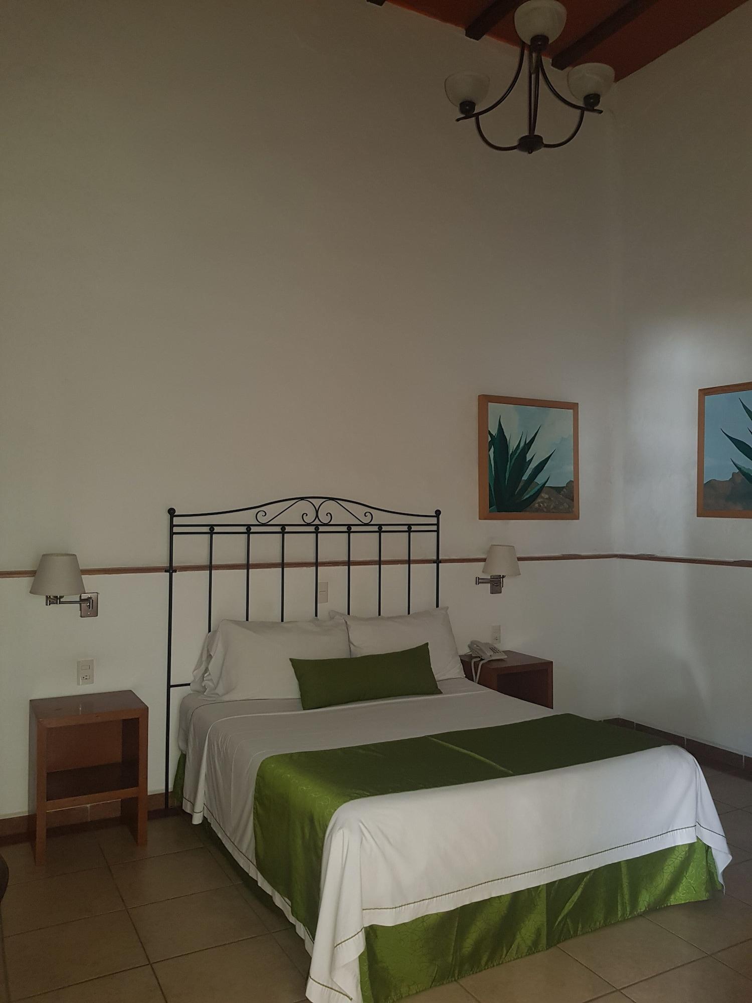 Hotel Quinta Lucca เกเรตาโร ภายนอก รูปภาพ