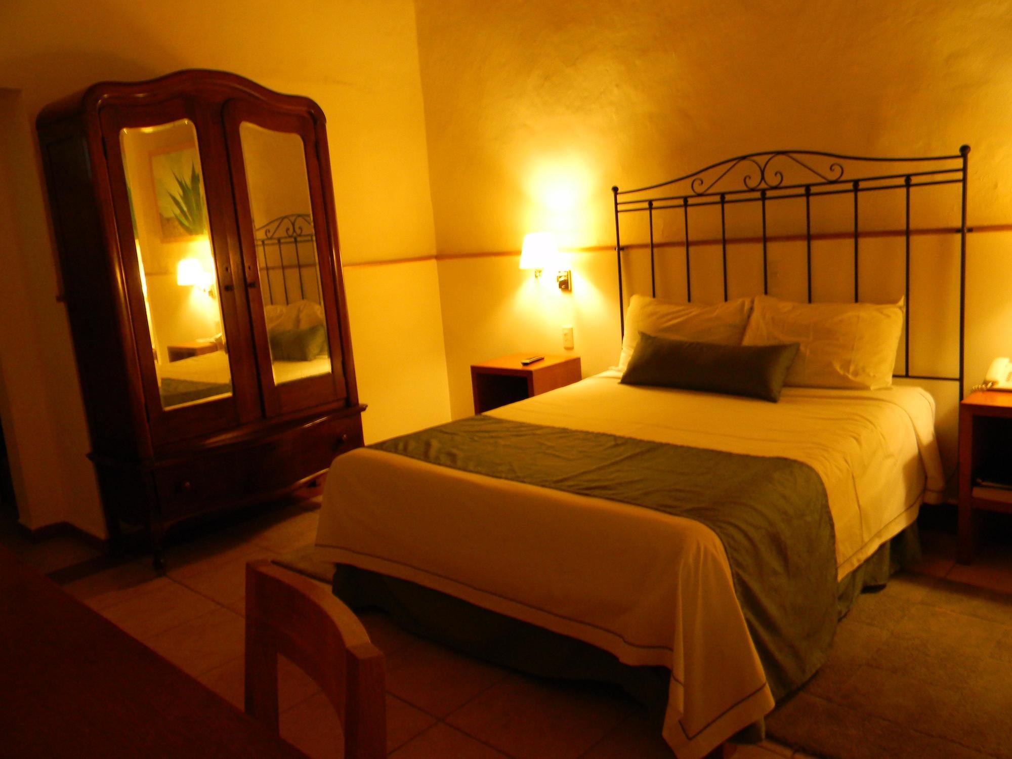 Hotel Quinta Lucca เกเรตาโร ภายนอก รูปภาพ